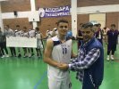 Ο MVP  με τον Πρόεδρο της Ε.Ο..ΕΣ.Α. Πάφου Βάκη Ευαγόρου